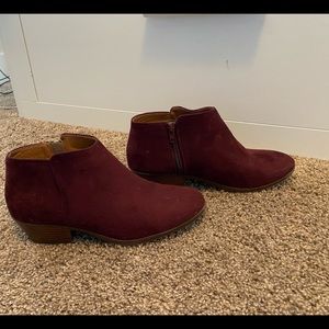 Excellent condition , booties for dress or Causuall side zipper